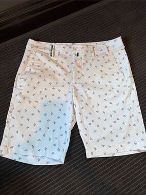 Chervo White golf Shorts with Navy Leaf Print